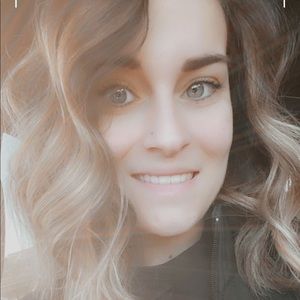 Meet your Posher, Abigail